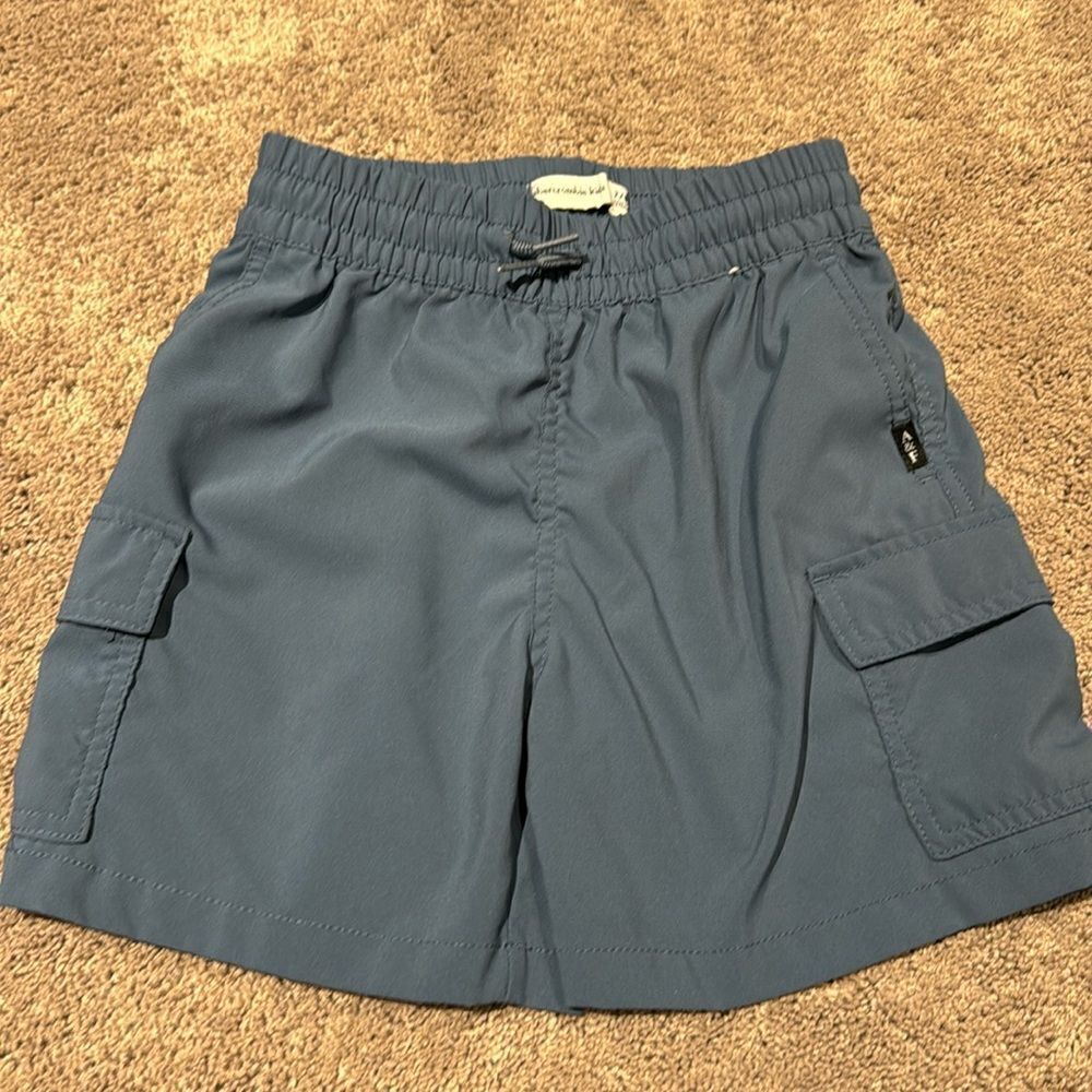 Abercrombie and fitch kids pull on cargo shorts size 7/8 great condition!